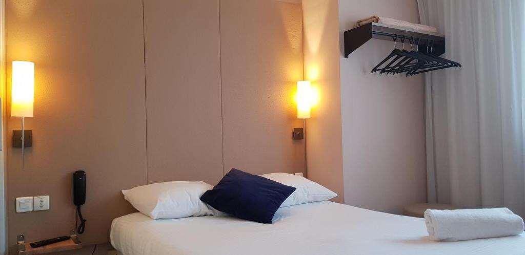 L'Hotel Bristol Caen Pokoj fotografie