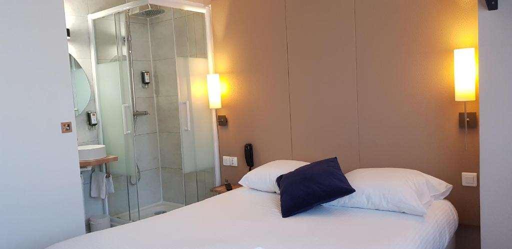 L'Hotel Bristol Caen Pokoj fotografie