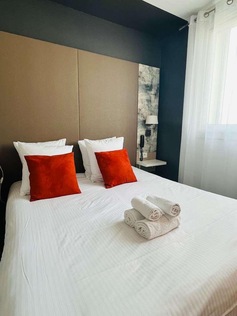 L'Hotel Bristol Caen Pokoj fotografie